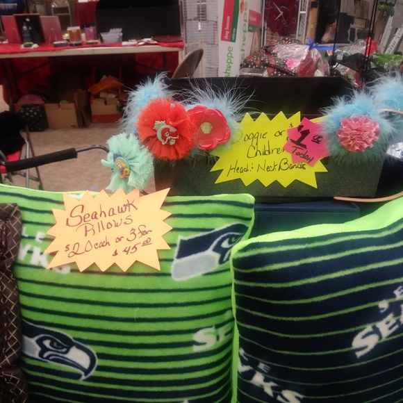 Doggie Coats,Messenger Bags, Bags, Scarves Pillows - Picture 4 of 8